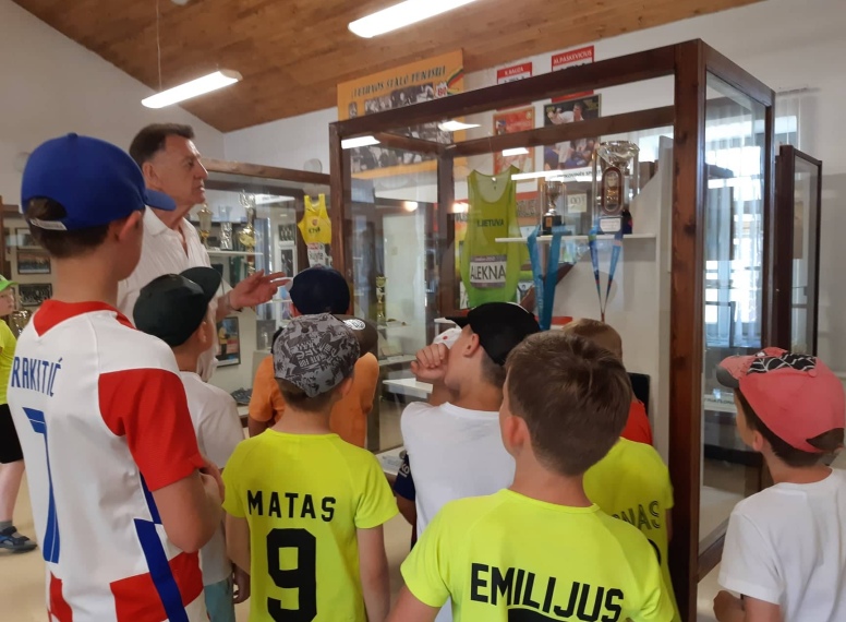 Ekskursija po muziejaus ekspozicijas su gidu (visoms amžiaus grupėms)